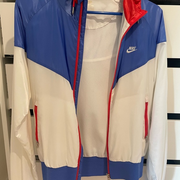 Women’s Nike Retro Running Jacket - Picture 1 of 4